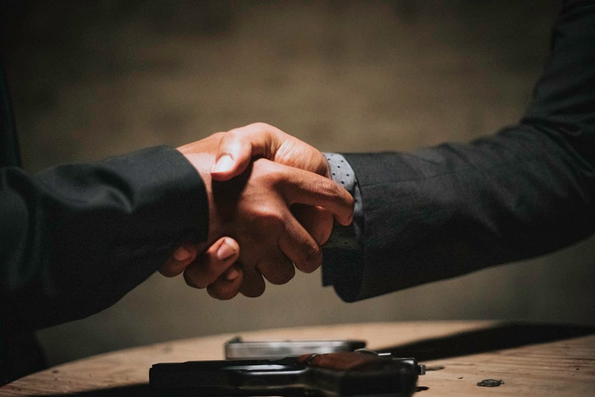 Poignée de main — confiance